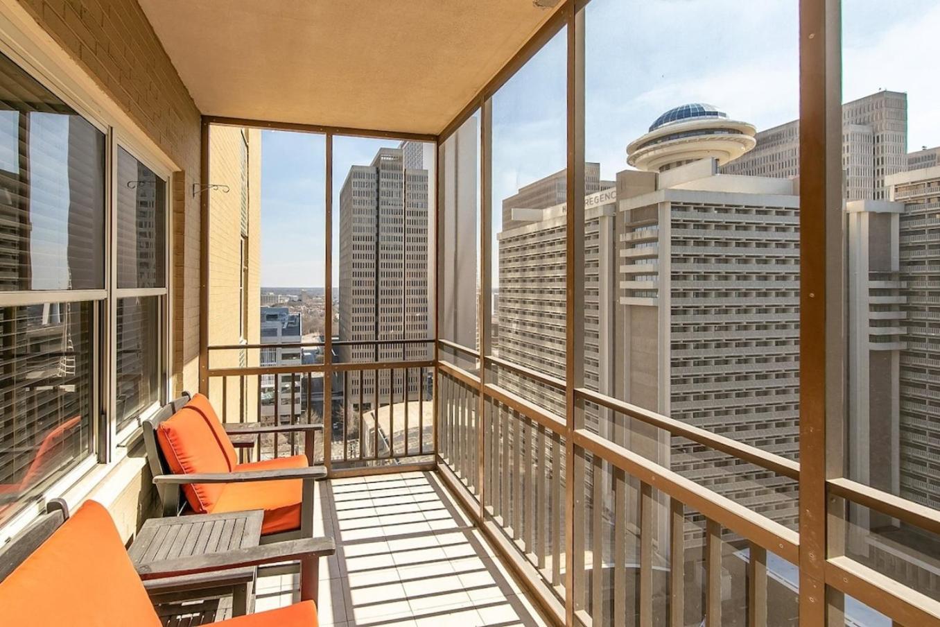 High Rise Downtown Condo With Skyline View 애틀랜타 외부 사진